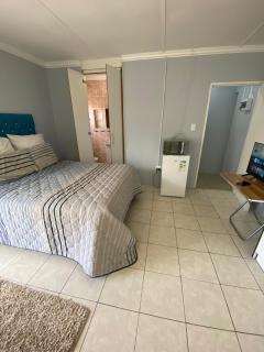 JayBee Guest House - 3