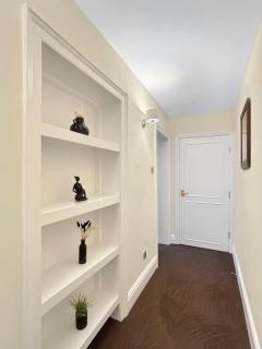 Free Parking, Central, Spacious, 2 bed Apartment sleeps 8 Newark Town Centre - Amaya Fourteen - 2