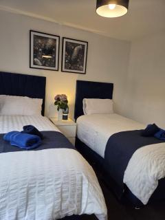 City Centre 3BR WiFi & Parking For Contractors & Families - 6