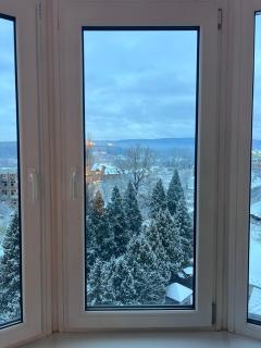 Стильна нова квартира з видом на гори та вітряки - 8