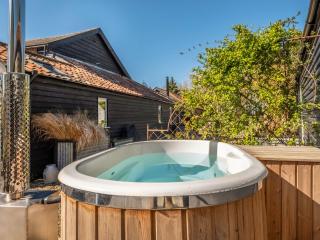 The Butterchurn - Uk50805 - 0