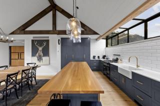 Jacks Point Rise - Family friendly hot tub BBQ - 8