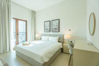 Modern F1 Studio at Yas Golf Collection - 5