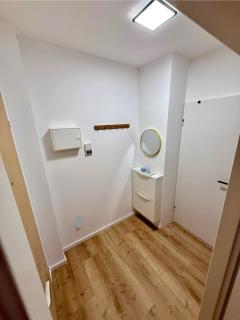 Frisch sanierte 2 Zm WHG Nähe Siemens und Uni - 9