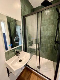 Central House-16 People+Hot Tub - 4