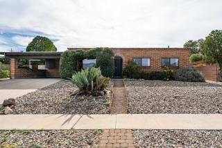 Cozy 3BR Home with Mtn Views & Pool Near Trails - 6