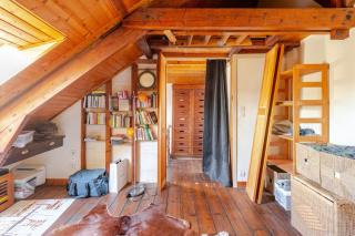 Jolie Maison en Bois Authentique - 1