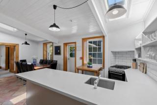 Historic Stone Cottage Apt 1- spa - 3 min from town - Queenstown - 9