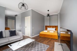 Great Views - 600 mbps WiFi - Top Floor - by Innorental - 9