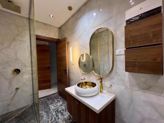 Brand-New Luxury Zamalek Retreat-Partial Nile View - 7