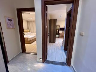 Brand-New Luxury Zamalek Retreat-Partial Nile View - 4