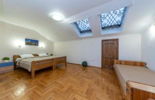 Жилянська 7 НСК Олімпійський - 4