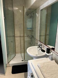 Perfect 2 Bedroom Apartment in St Julian - 2