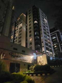 Modern 1 bdrm at Riverside dr mins to sarit centre - 7