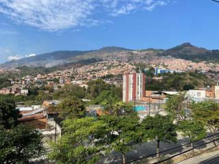 Hermoso apartamento con balcón - 8