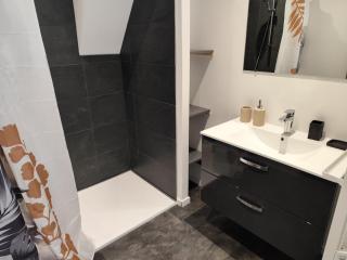 Très joli F4 neuf au pied du Château avec jardin - 3