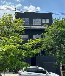 Hermoso apartamento con balcón - 1