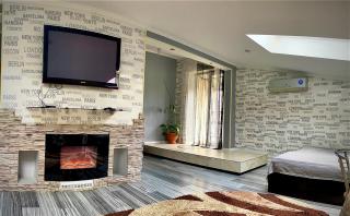 Stone City Apartment in Park Zone - 0