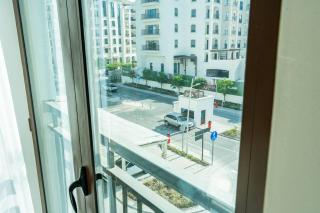 Luxury Yas Golf Stay Near F1 Track - 4