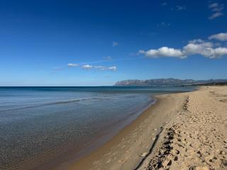 Steps from the Beach 3 Bedroom Apartment with Terrace, Full AC & Parking near Castellammare del Golfo - 6