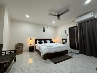 Hotel Tropical Inn near Downtown - 1