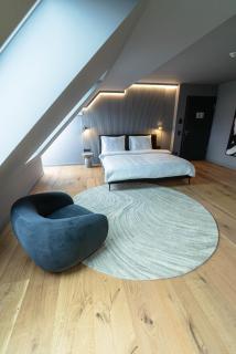 Conlon House Central - 6