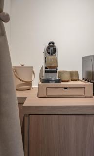 Luxe Guestroom free bikes and parking - 1