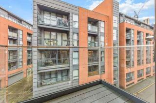 Stunning Split Floor Flat by Manchester Victoria - Pass the Keys - 7