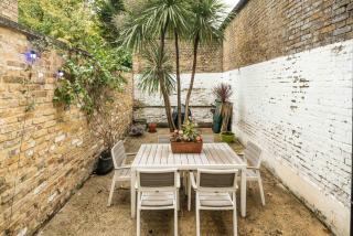 Historic 2BR Home - Garden, BBQ, Parking - 4