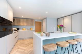 Elliot Oliver - Spacious Five Bed Town House With Garden & Garage - 8