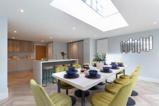 Elliot Oliver - Spacious Five Bed Town House With Garden & Garage - 0