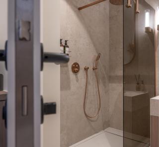 Luxe Guestroom free bikes and parking - 6