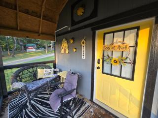 The Honey House a cozy retreat for one or two - 6