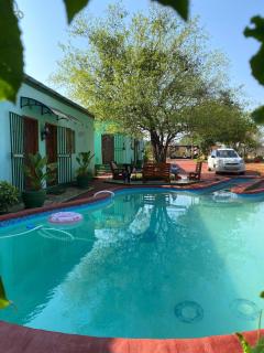 Bush Adventure Guest House - 0