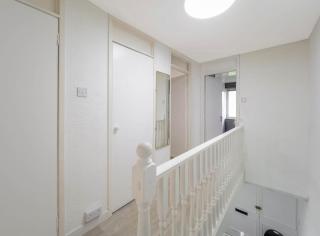 Free Parking - 3 Bedrooms - Sleeps 7 - Airport - 8
