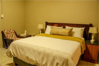 10 Kooralboom Self Catering Apartments - 2