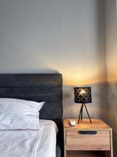 Skyresort- Kingsize Bed, Close To The Airport - 1