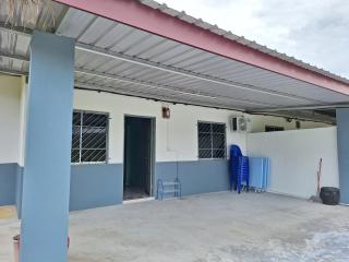 Sofea Rania Homestay - 0