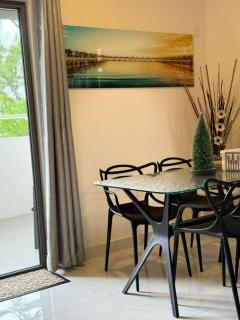 Sunset Views 3-Bedroom Apt, 1min Walk to Beach - NYHA1 - 5