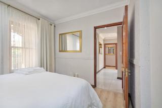 Modern Family Haven with Garden Sleeps 8 - 8