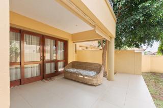 Modern Family Haven with Garden Sleeps 8 - 2