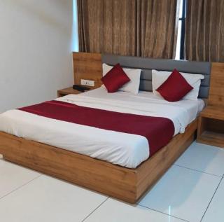 Hotel Madhav Palace - 4