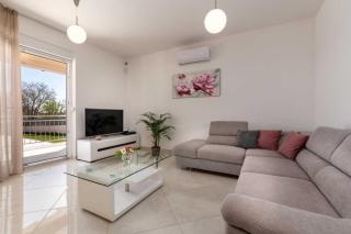 Villa Karla near Pula for 8 persons with private pool, kids playground & pet friendly - 3