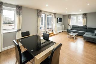 2BD Riverside Views and Comfort - 4