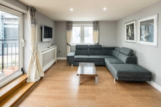 2BD Riverside Views and Comfort - 1