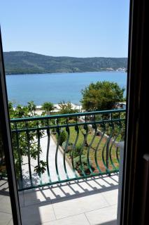 Schöne Wohnung In Poljica Mit Privatem Parkplatz - 0