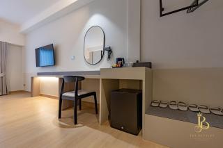 The Bentley Hotel - 7