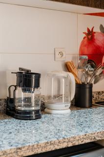 2BR Elegant Apartment Pool & Parking - 7