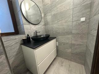 KYRA Apartments by Rentez - 9