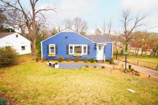 Airport Lounge Retreat HGTV Design Near Atlanta Airport - 8